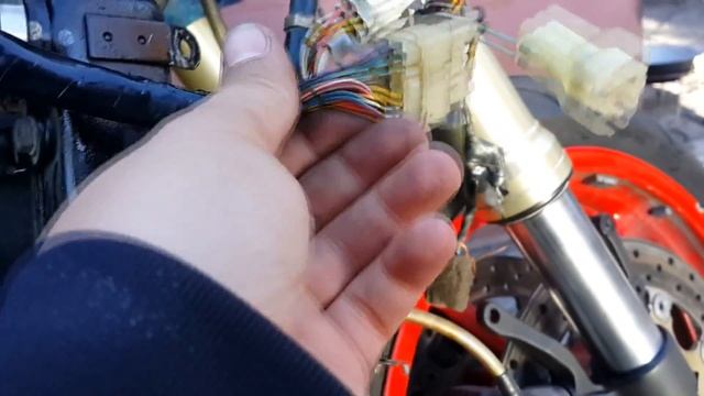 Замена проводки, замена мозгов yamaha r1 / Replacing the wiring , replacement of drain yamaha r1 смотреть онлайн