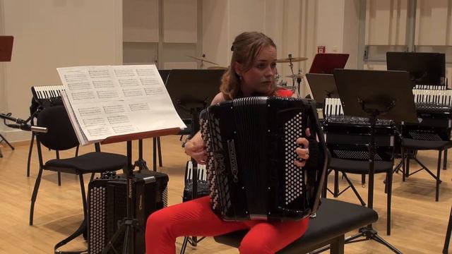 Young: Stella by stairlight (Sara Sučić - accordion) смотреть онлайн