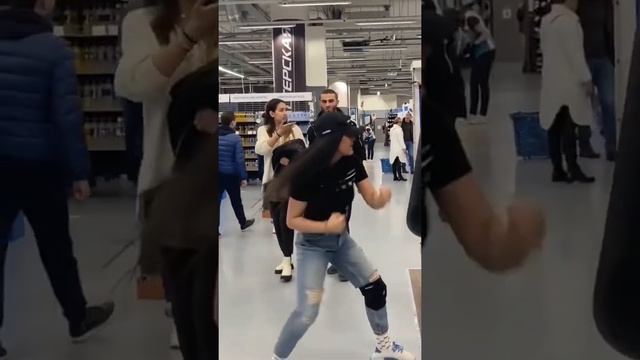 Разношу грушу в магазине смотреть онлайн