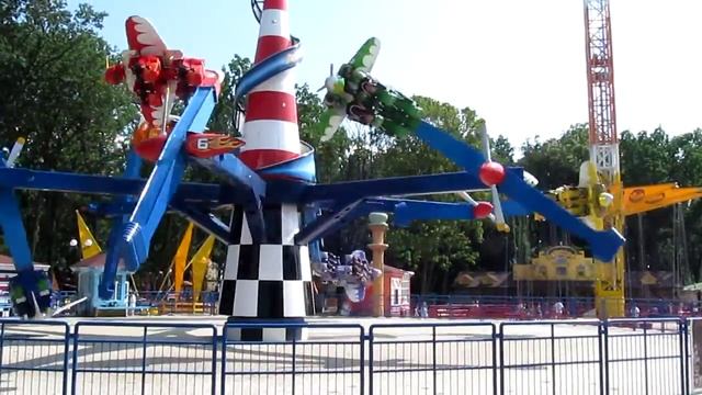 Катание на самолётах Парк Горького Харьков Riding on planes Gorky Park Kharkov смотреть онлайн