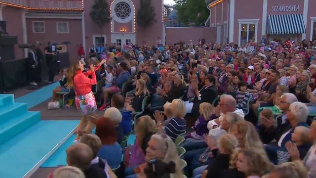 Linnea Henriksson - Släpper allt - Lotta på Liseberg (TV4) смотреть онлайн