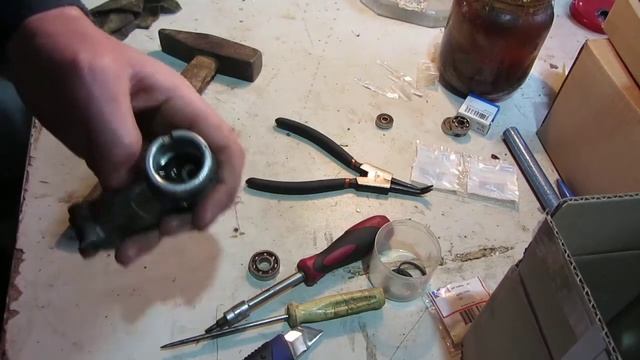 Ремонт нижнего редуктора триммера shindaiwa c 230. Замена подшипников. смотреть онлайн