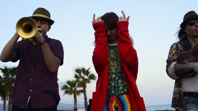 Em Málaga, Espanha, com Lara Pulsar e Dênis Goev смотреть онлайн