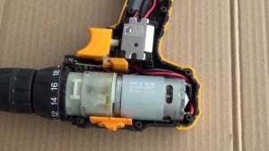 Шуруповерт DEKO 20V DKCD20FU Li-Ion, 42 Н·м Наглядно В РАЗБОРЕ