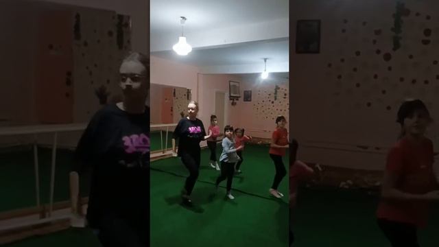 Танец называется Августин. Мои умнички ? смотреть онлайн