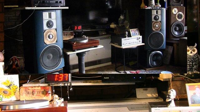 DEUTER...Recorded @ 25ft From The VICTOR ZERO 1000 Speaker.