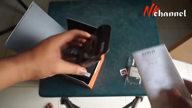 Unboxing AMD RYZEN 7 2700X Processor 8-Core 3.7 GHz with Wraith Prism LED Cooler смотреть онлайн