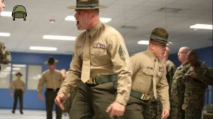 Зачем американские сержанты орут на подчиненных как будто они психи