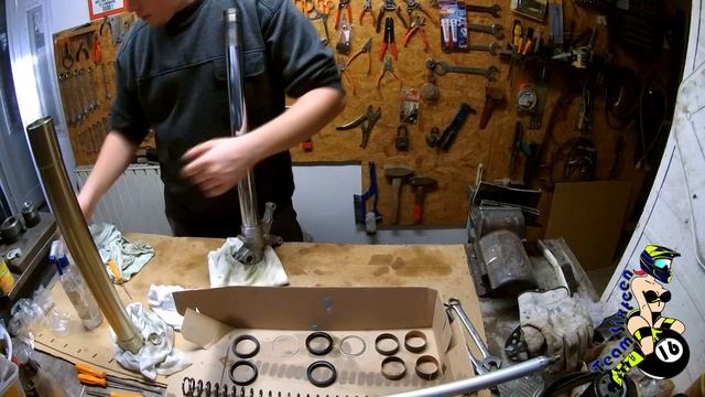 DRZ 400 SM Forks Seals And Bushings Change