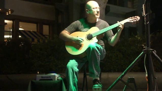 Robert Gibson (gutarist) at Downtown Disney. смотреть онлайн