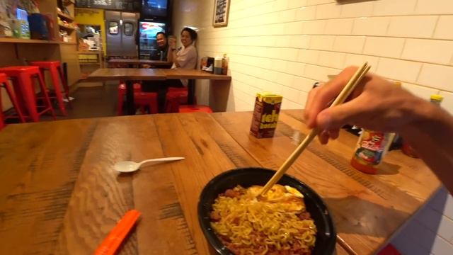 Trying Indomie 🇮🇩 | Indonesian Internet Noodles in New York смотреть онлайн