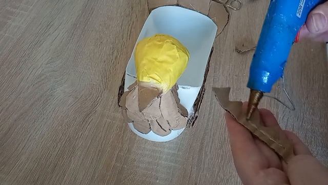 Пасхальная курочка своими руками из пластиковой бутылки смотреть онлайн