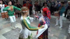 Марийский танец. Радуют Ю.Иликаев и Н. Бабичев  Видео Хайбуллина Василия