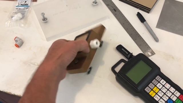 Vacuum pod system for a CNC router // explained смотреть онлайн