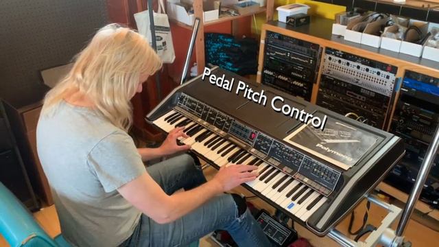 Moog Polymoog 203a 1975-1978 Synthesizer w/ Controller & Manual смотреть онлайн