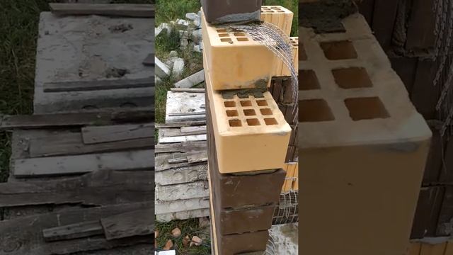 угол из кирпича