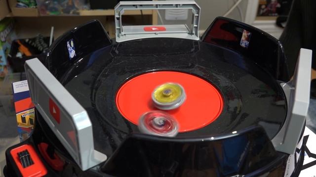 EXTREME BEY STADIUM MARATHON BATTLE! - Beyblade Metal Fury/4D смотреть онлайн