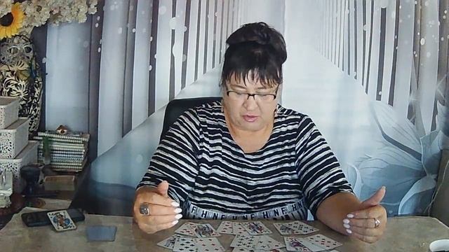 ОКТЯБРЬ ДЛЯ 4 КОРОЛЕЙ смотреть онлайн