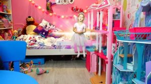 МАЛЕНЬКАЯ ФЕЯ приютили Фею, которая исполняет желания Амельки и мамы