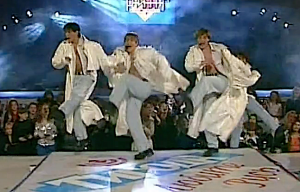 Эта одна из ваших любимых песен группы НА-НА - ДОЖДИК КАПАЕТ ? или ?