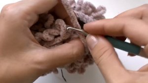 Мастер класс // Плюшевый ежик из зефирной пряжи крючком // Часть 2 // Амигуруми вязаный еж