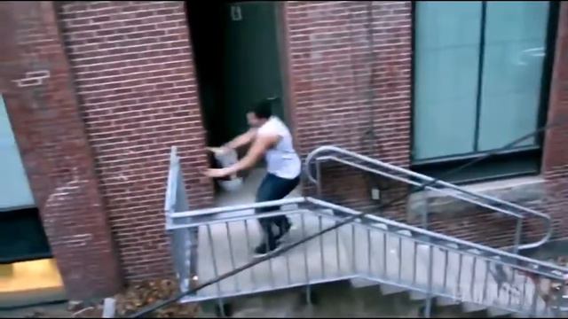 Снайпер женщина мочит "Паркурщиков" смотреть онлайн