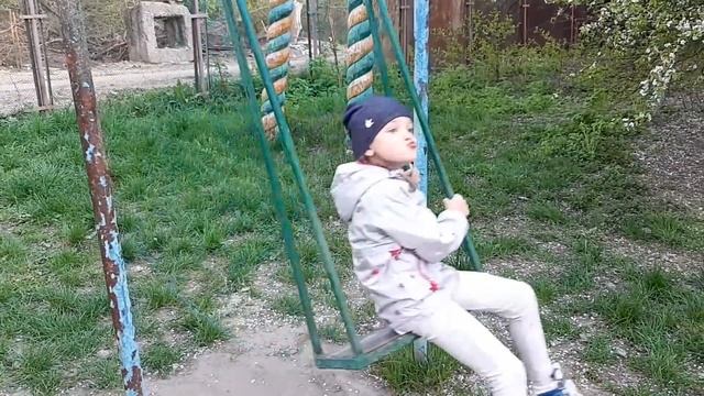 Экшн?Хулиганы?Пора вызвать полицию?Я и забор? Что находится вокруг нас?Кому из нас везет больше❔ смотреть онлайн