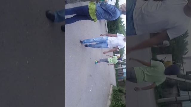 Дети играют в футбол) ( Барселона - Реал Мадрид) смотреть онлайн