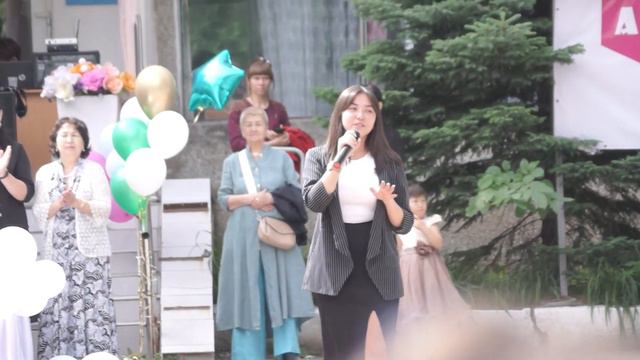 Адэля и Никита поют для выпускников 25,05,2022г 127 шк.Алматы смотреть онлайн