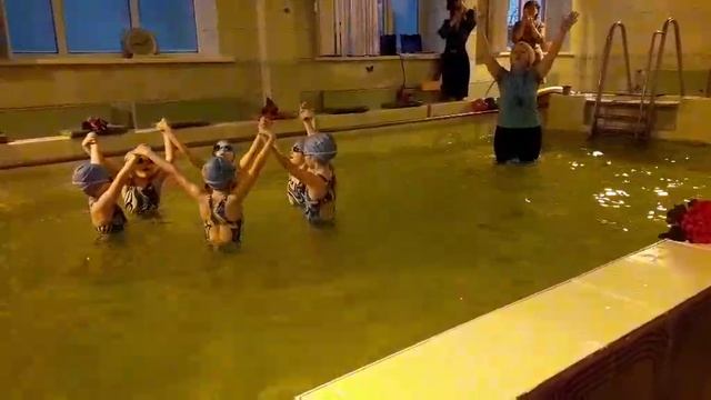 Синхронное плавание в детском саду.mp4