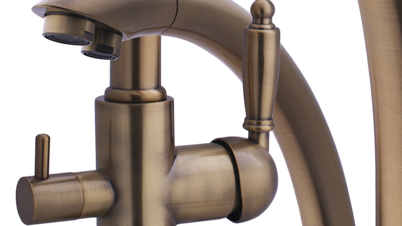 Распаковка кухонного смесителя с каналом для фильтрованной воды Swedbe Selene Plus 8043 смотреть онлайн