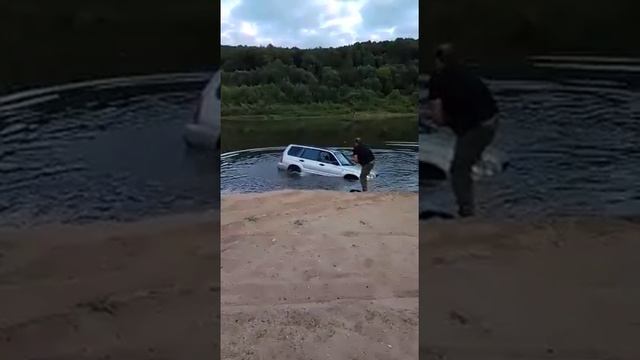 Чуть не утопил тачку смотреть онлайн