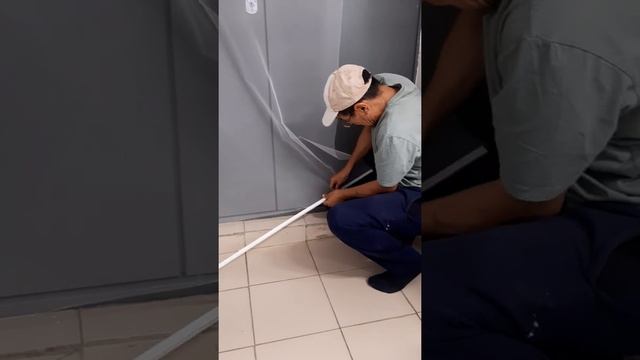 Прикольный лайфхак для крепления москитной сетки смотреть онлайн