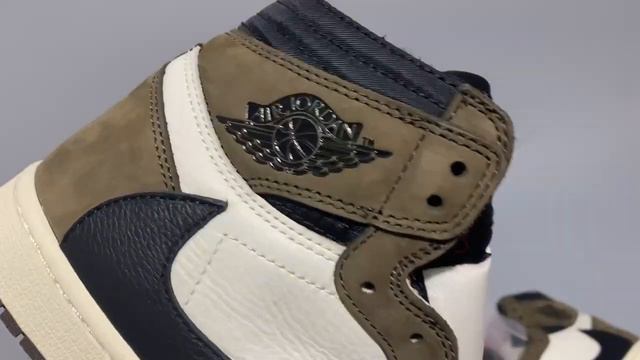 012 Travis Scott x Nike Air Jordan 1 Retro High OG Cactus Jack смотреть онлайн