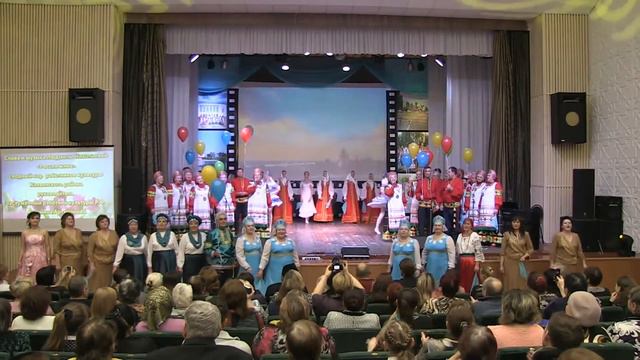 Песня «Россия жива» (сл. и муз. Л. Николаевой), исполняет сводный хор работников культуры смотреть онлайн