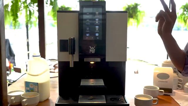 เครื่องทำกาแฟอัตโนมัติ WMF 1100S смотреть онлайн