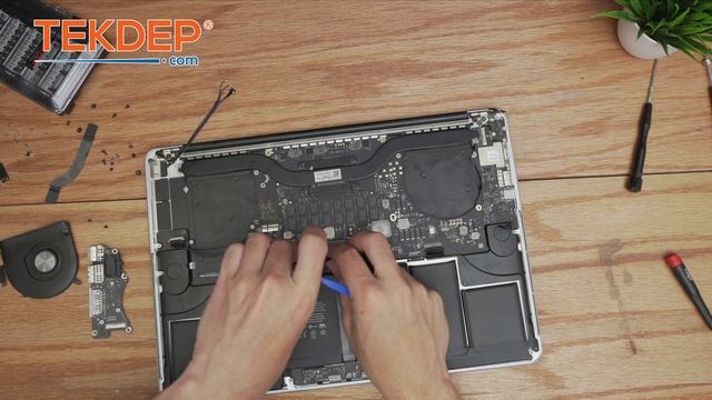 Bad Logic Board Replacement Guide | 15” MacBook Pro 2015 Model A1398 смотреть онлайн