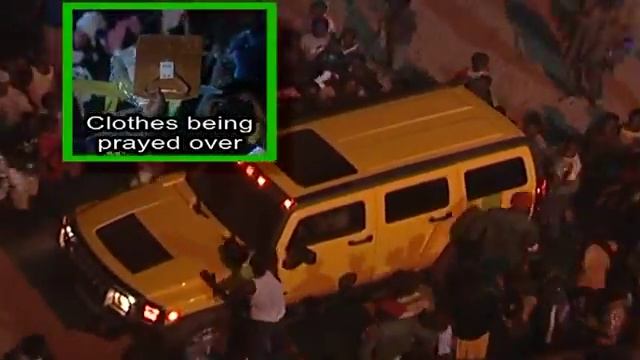 People rub clothes on Kakobe's car expecting miracles смотреть онлайн