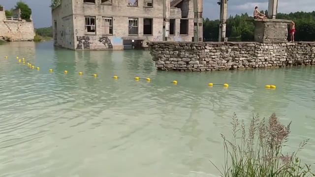 Эстония , карьер румму . затопленная тюрьма муру. поднимаемся в гору