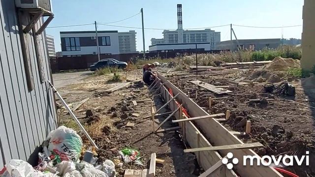 Строим дом из кирпича в Семигорье/Забор-это дорогое удовольствие. смотреть онлайн