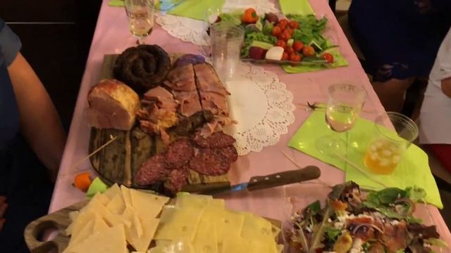 первый день рожденья .Мии годик .гости,немножко праздника. смотреть онлайн