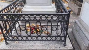 Ломоносов Михаил Васильевич могила надгробие