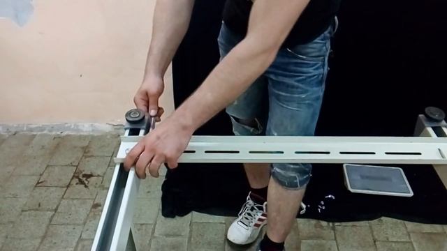 Сборка промышленной швейной машины прямострочки (Сборка ног) смотреть онлайн