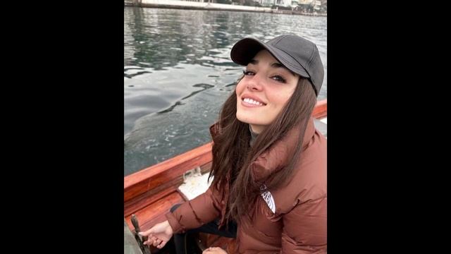 Police came to the set of Hande Erçel's new series İki Yabancı! смотреть онлайн