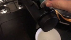 Nespresso Essenza mini en85b review - Delonghi