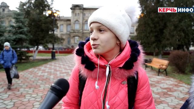 Живая или искусственная: какую елку выбирают керчане? смотреть онлайн