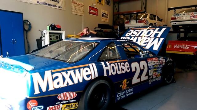 NASCAR on a dyno! смотреть онлайн
