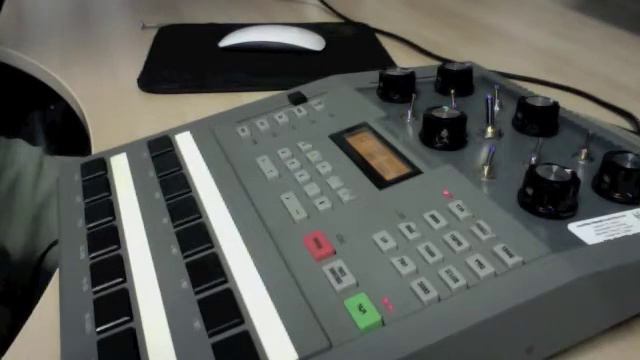 CBMods Alesis HR 16 MkII Drum Machine смотреть онлайн