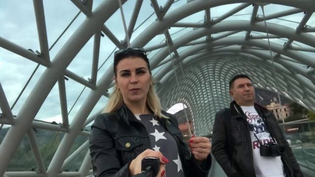 В Грузию своим ходом. Мост мира. Грузия. Тбилиси. Площадь Европы смотреть онлайн