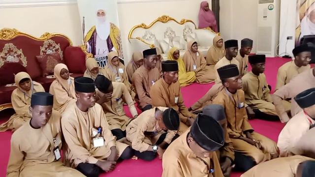 Yaro Dan shekara 6 yayi karantun al'qar'ani agaban sarkin zazzau смотреть онлайн